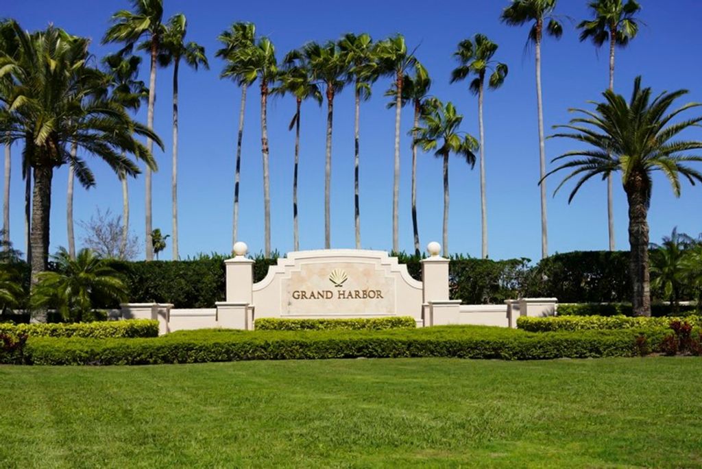 5030 Harmony Circle 303, Vero Beach, FL 32967