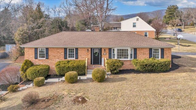 971 Stonegate DR, Salem, VA 24153