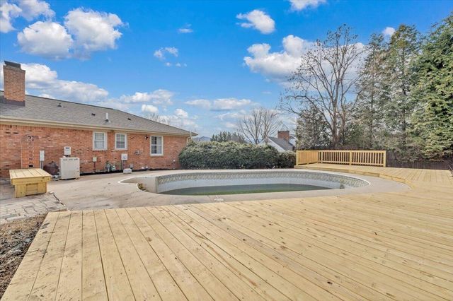 971 Stonegate DR, Salem, VA 24153