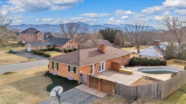 971 Stonegate DR, Salem, VA 24153