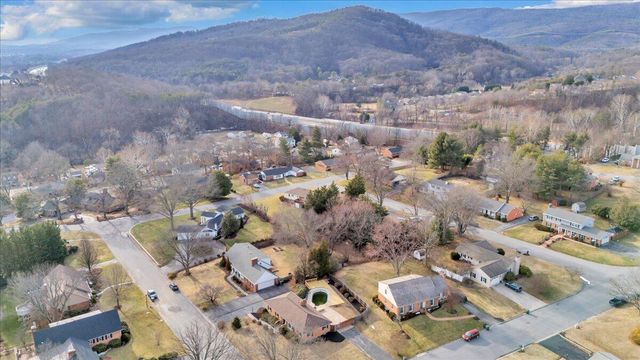 971 Stonegate DR, Salem, VA 24153