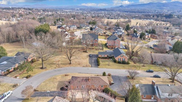 971 Stonegate DR, Salem, VA 24153