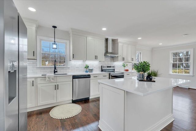 971 Stonegate DR, Salem, VA 24153