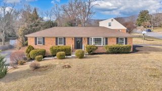 971 Stonegate DR, Salem, VA 24153