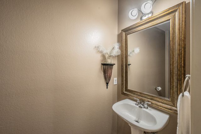 5516 Dunn Hill Drive, Fort Worth, TX 76137
