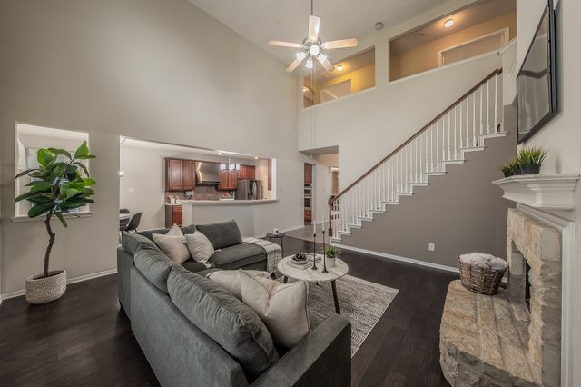5516 Dunn Hill Drive, Fort Worth, TX 76137