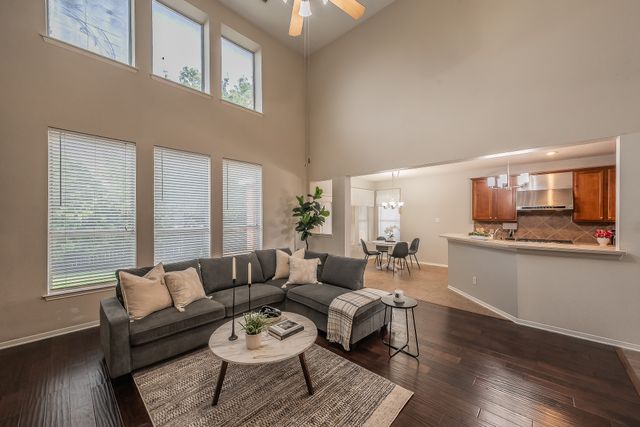 5516 Dunn Hill Drive, Fort Worth, TX 76137