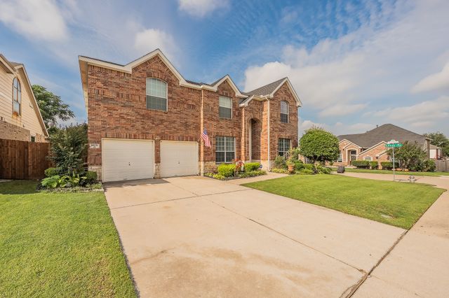 5516 Dunn Hill Drive, Fort Worth, TX 76137