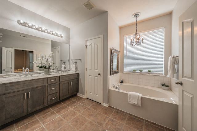 5516 Dunn Hill Drive, Fort Worth, TX 76137