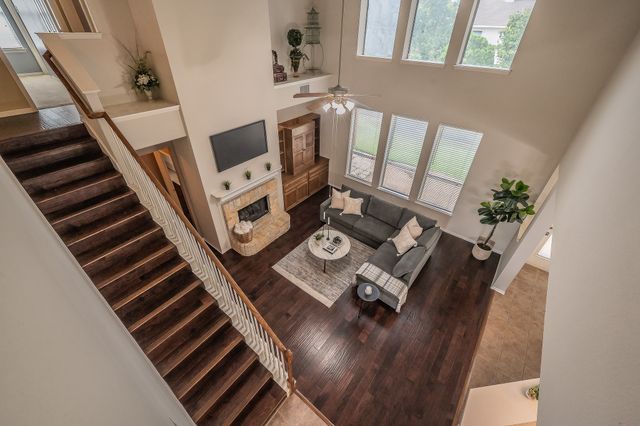 5516 Dunn Hill Drive, Fort Worth, TX 76137