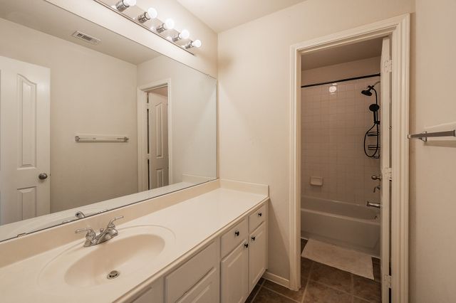 5516 Dunn Hill Drive, Fort Worth, TX 76137