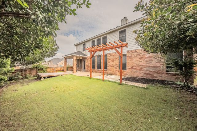 5516 Dunn Hill Drive, Fort Worth, TX 76137