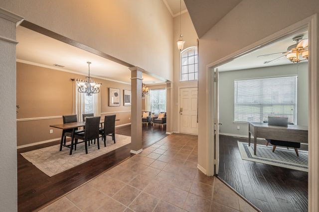 5516 Dunn Hill Drive, Fort Worth, TX 76137