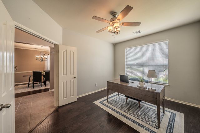5516 Dunn Hill Drive, Fort Worth, TX 76137