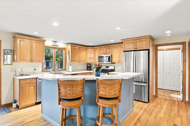 80 Earle Rd, Harwich, MA 02671