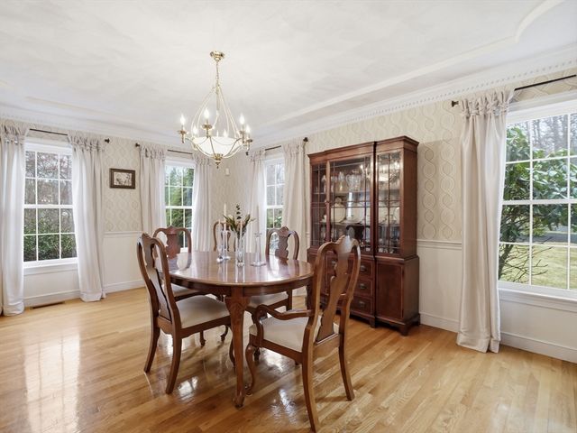 51 Colonial Ave, North Andover, MA 01845