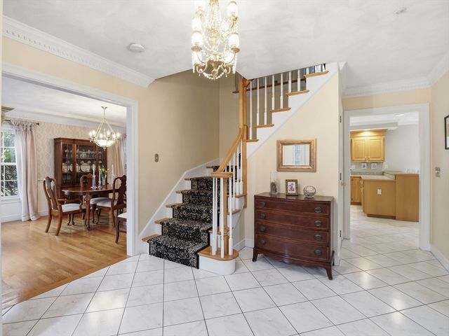 51 Colonial Ave, North Andover, MA 01845