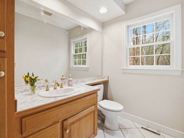 51 Colonial Ave, North Andover, MA 01845