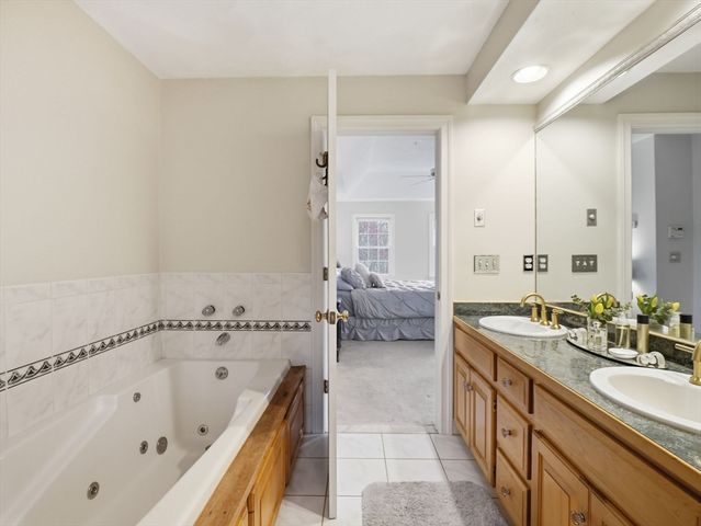 51 Colonial Ave, North Andover, MA 01845