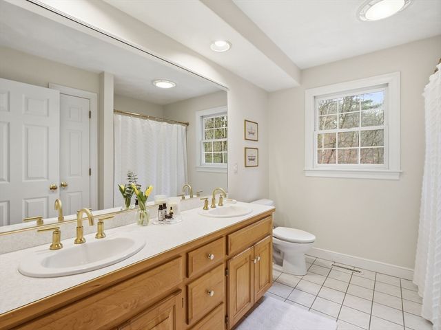 51 Colonial Ave, North Andover, MA 01845