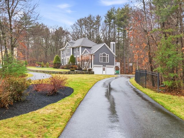 51 Colonial Ave, North Andover, MA 01845