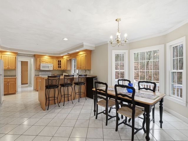 51 Colonial Ave, North Andover, MA 01845