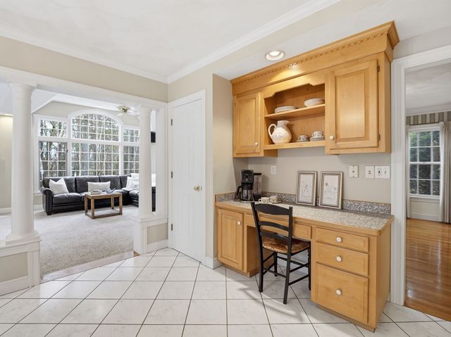 51 Colonial Ave, North Andover, MA 01845