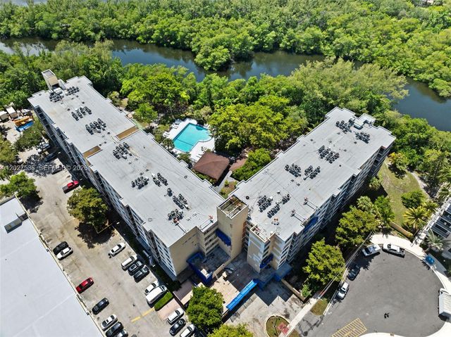 17890 W Dixie Hwy 603, North Miami Beach, FL 33160