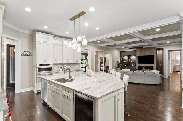 5016 W EVELYN DRIVE, Tampa, FL 33609