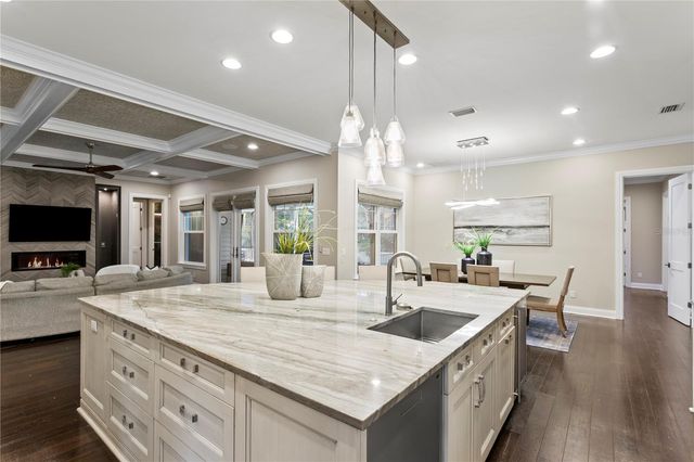 5016 W EVELYN DRIVE, Tampa, FL 33609