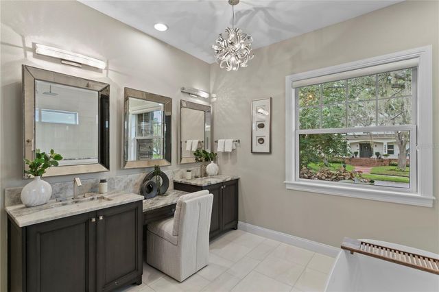 5016 W EVELYN DRIVE, Tampa, FL 33609