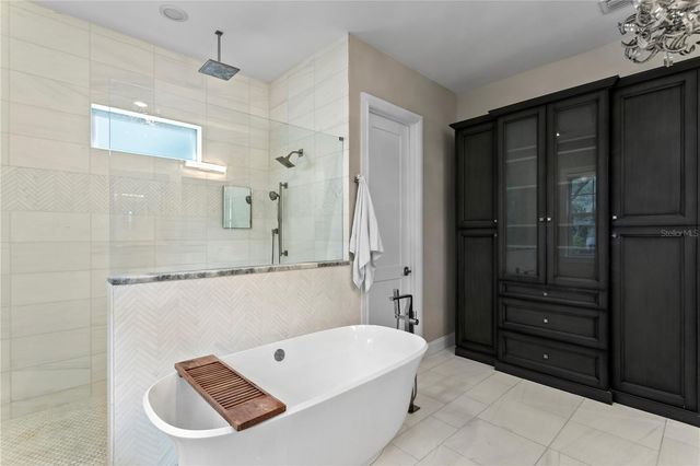 5016 W EVELYN DRIVE, Tampa, FL 33609
