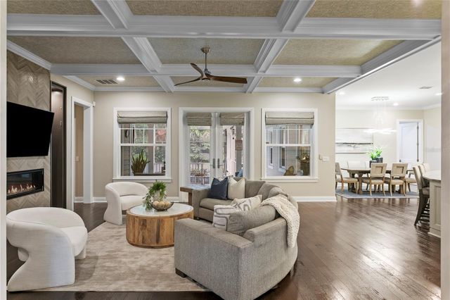 5016 W EVELYN DRIVE, Tampa, FL 33609