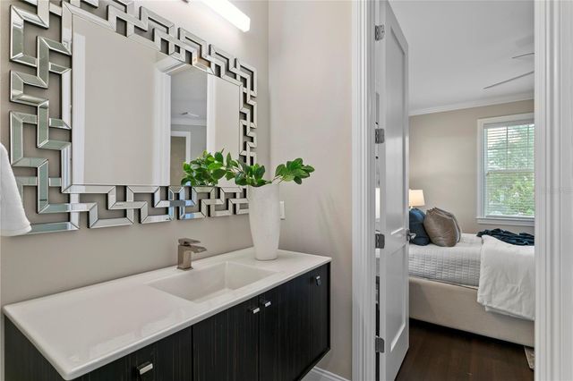 5016 W EVELYN DRIVE, Tampa, FL 33609