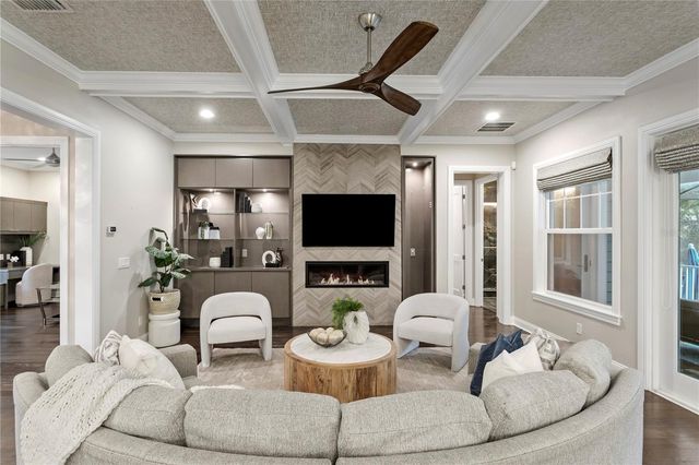 5016 W EVELYN DRIVE, Tampa, FL 33609