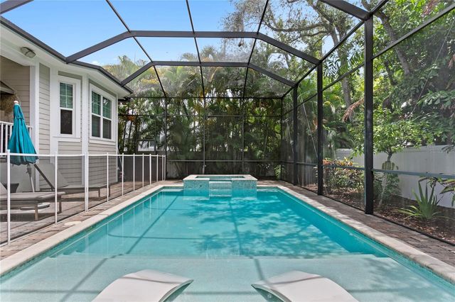 5016 W EVELYN DRIVE, Tampa, FL 33609