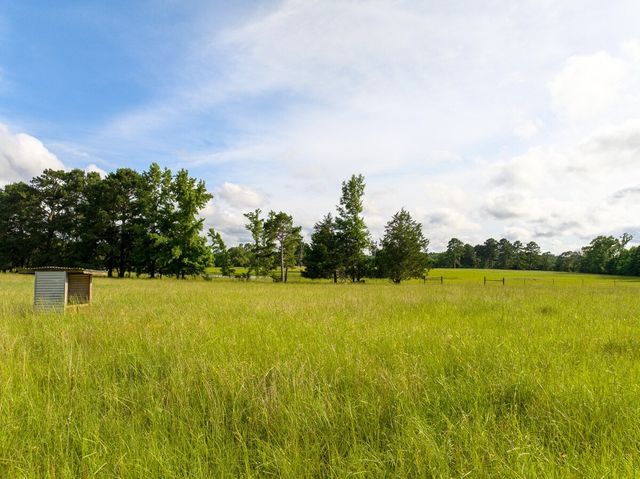 2 County Road 1224, Elkhart, TX 75839