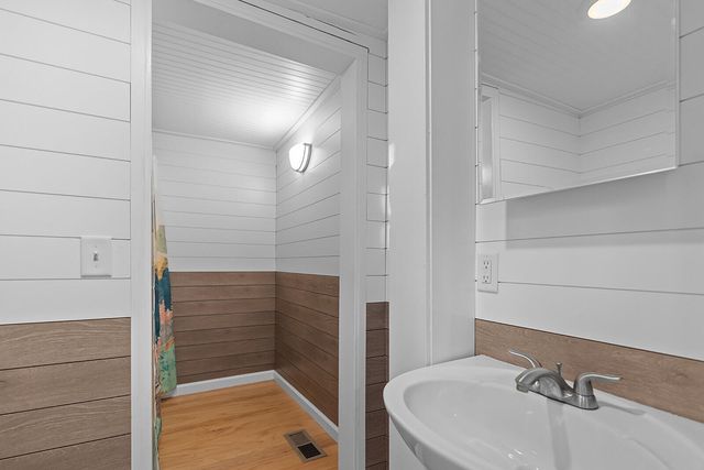 1050 E Locust Street, Springfield, MO 65803