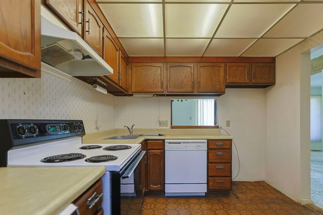 18133 Stoneridge St Apt C, South Bend, IN 46637