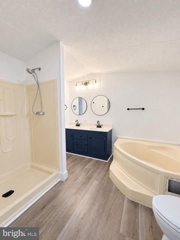 114 BERTS DR, Lothian, MD 20711