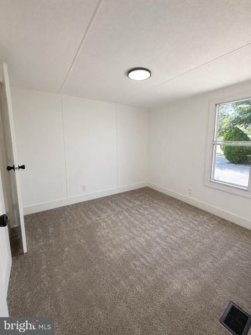 114 BERTS DR, Lothian, MD 20711