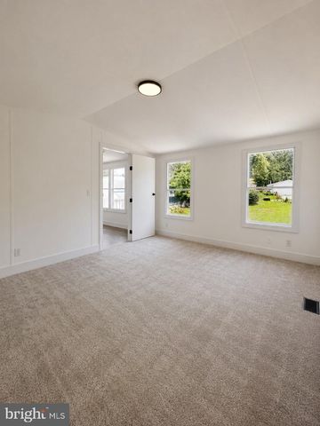 114 BERTS DR, Lothian, MD 20711