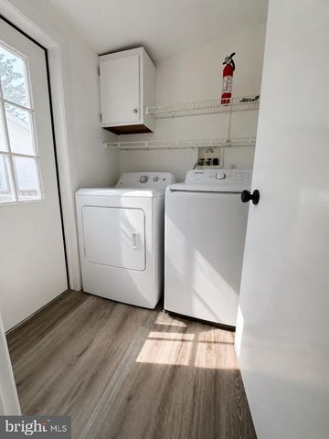 114 BERTS DR, Lothian, MD 20711