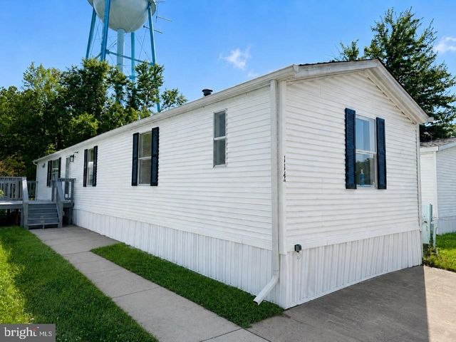 114 BERTS DR, Lothian, MD 20711