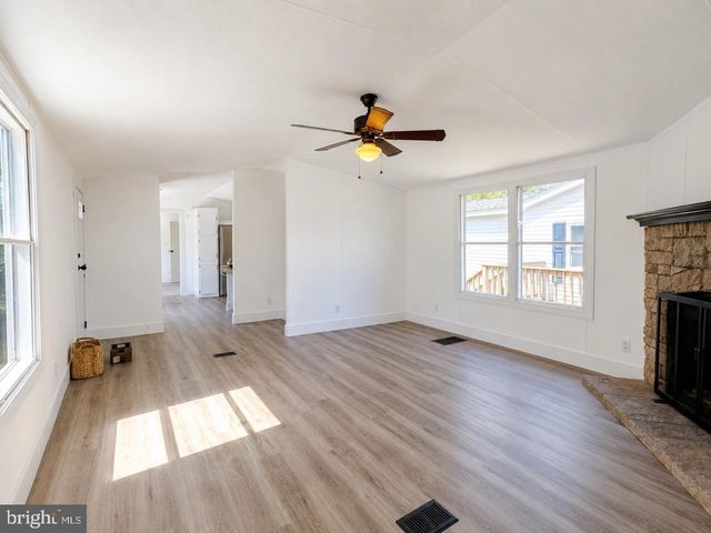 114 BERTS DR, Lothian, MD 20711