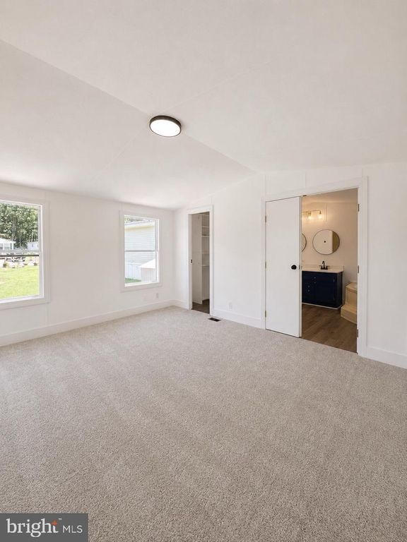 Image 11 of property listing at 114 BERTS DR, Lothian, MD 20711