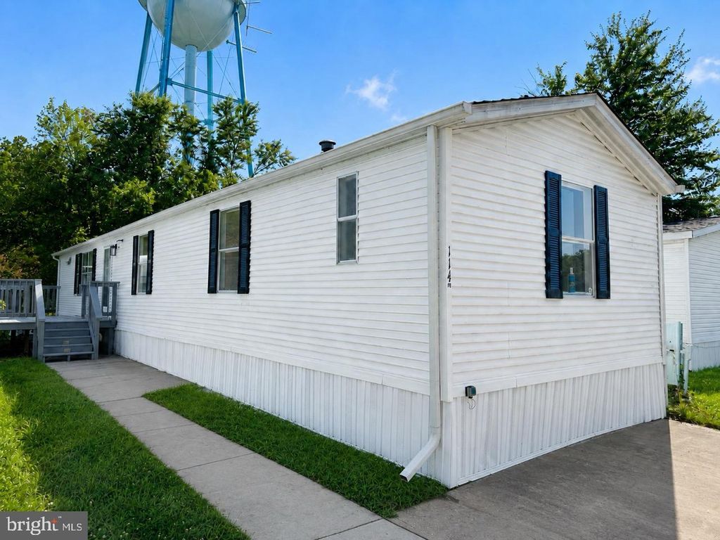 Image 23 of property listing at 114 BERTS DR, Lothian, MD 20711