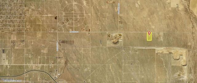 E Avenue T, Sun Village, CA 93543