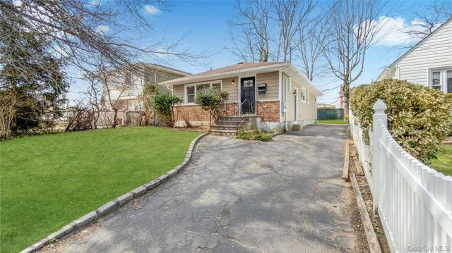 37 Decatur Street, Roosevelt, NY 11575