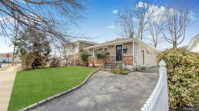 37 Decatur Street, Roosevelt, NY 11575